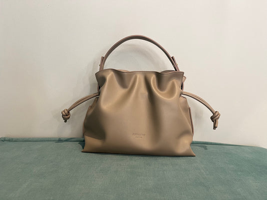 BORSA ELARA AVENUE 67