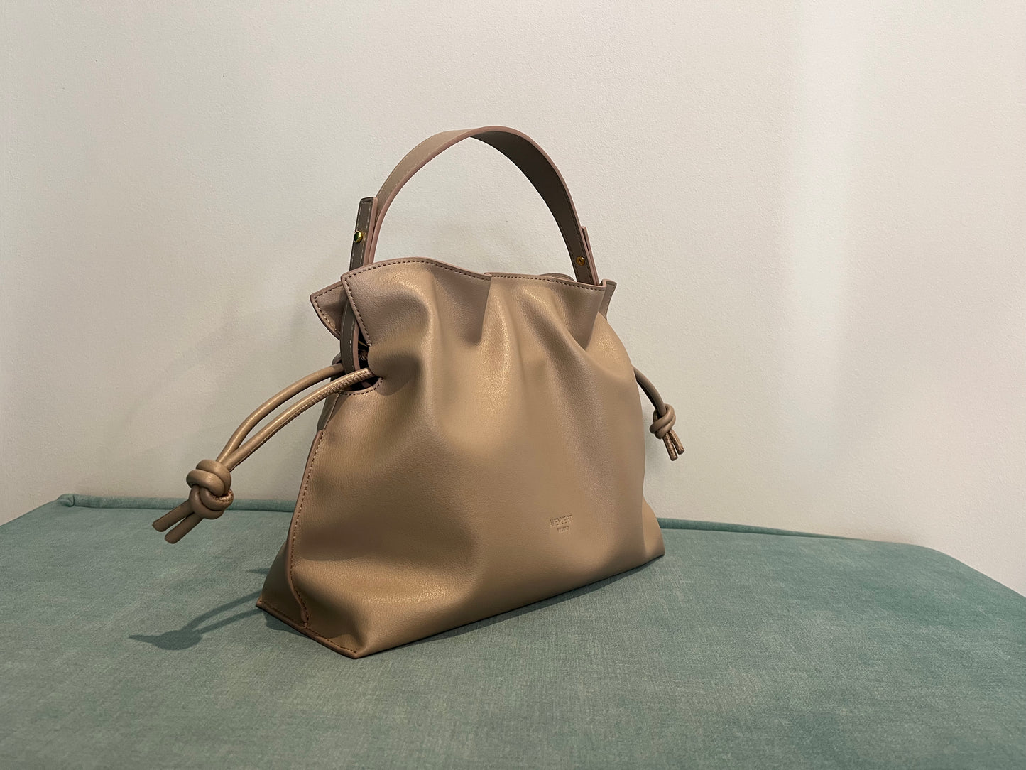 BORSA ELARA AVENUE 67