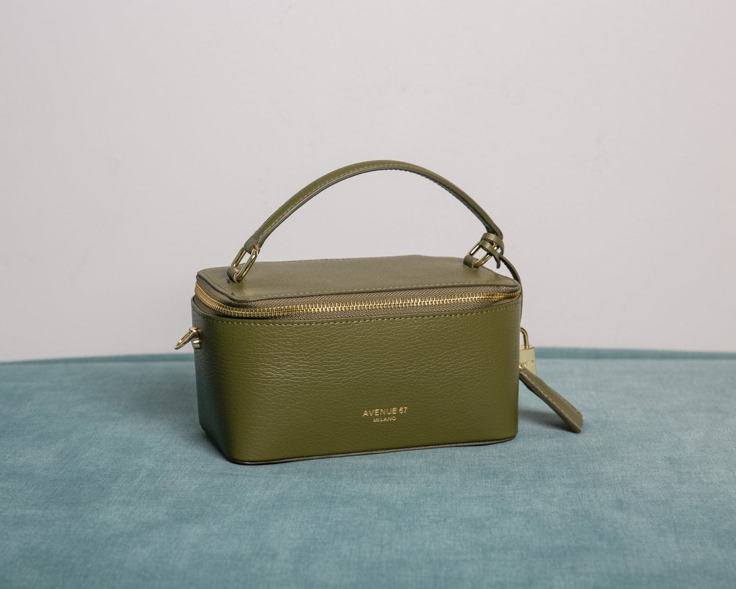 BORSA IMAN AVENUE 67