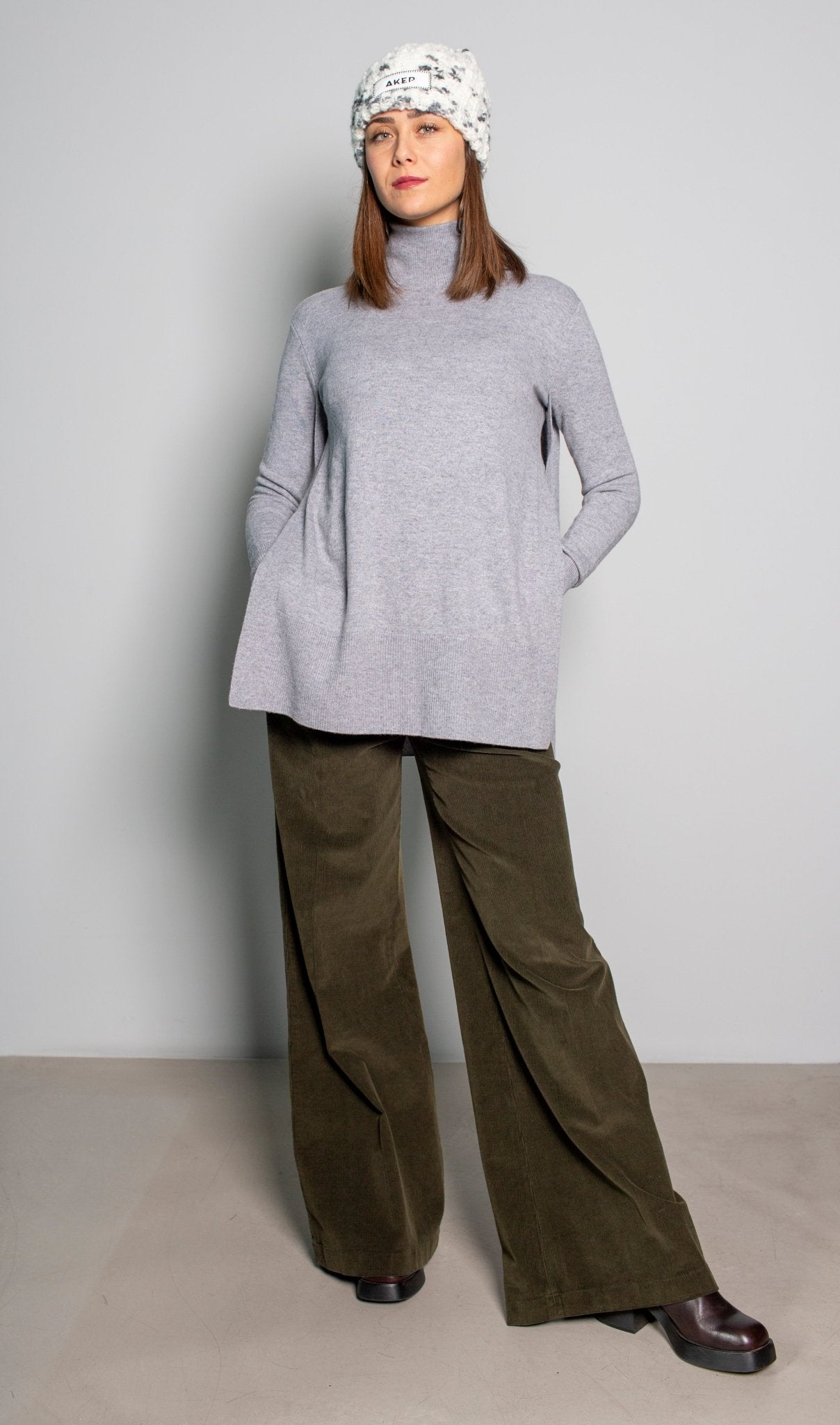 MAGLIA CON SPACCHI ALPHA STUDIO - SALA MERATE